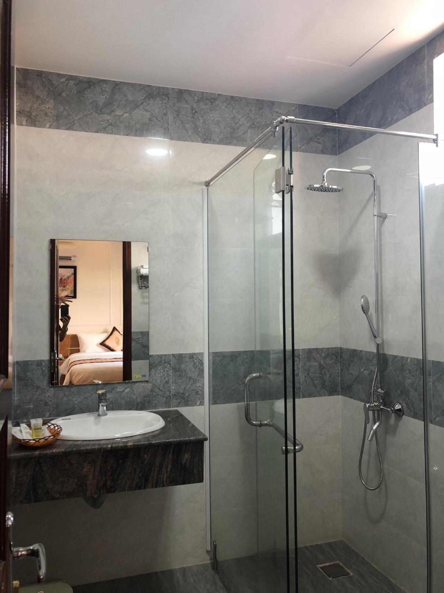 Khach San Sao Viet Hotel Куи Нхон Екстериор снимка